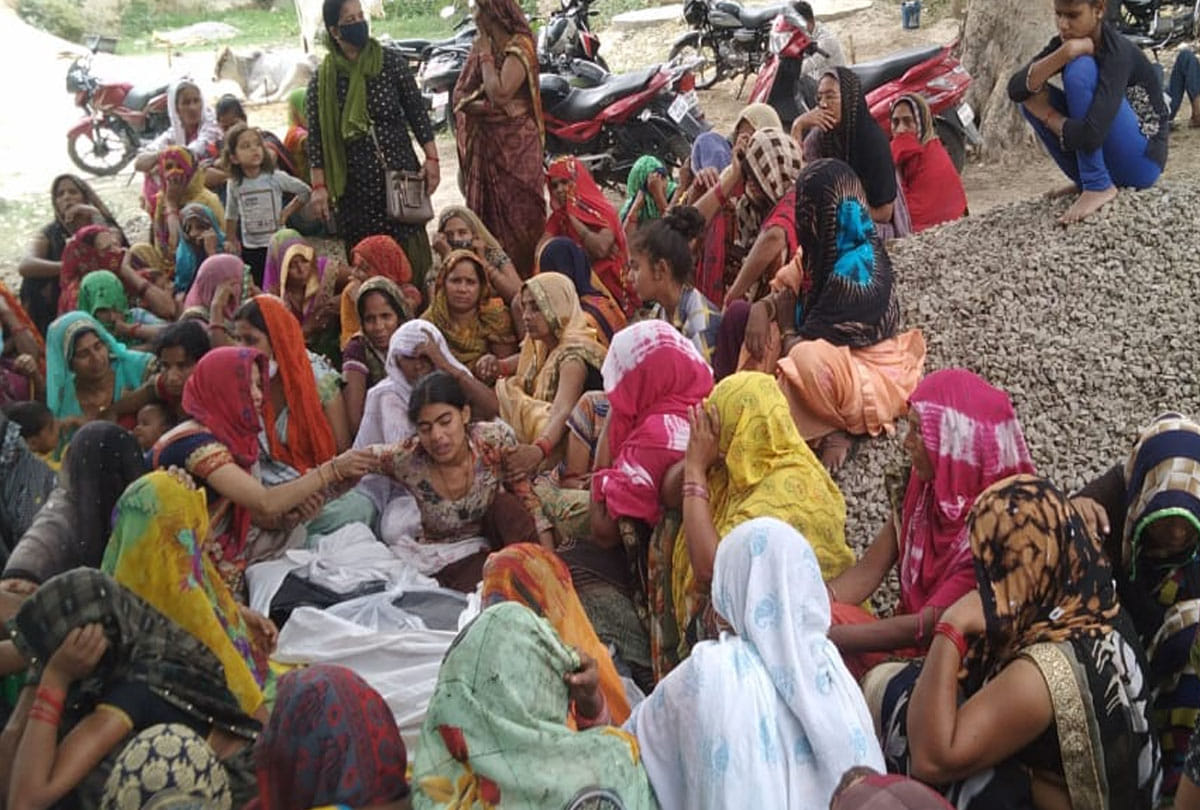 Bus Accident: 19 died in tempo and bus collision, Ruckus over demand for compensation