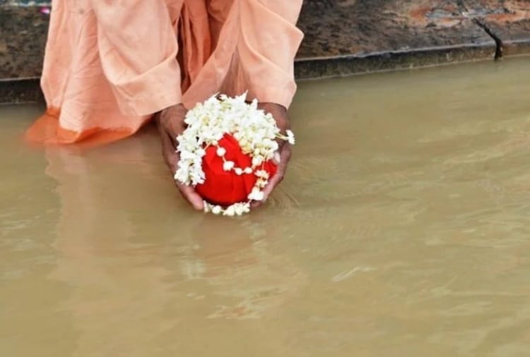 Om Divya Darshan Institution is offering services of Asthi Visarjan in Corona Period
