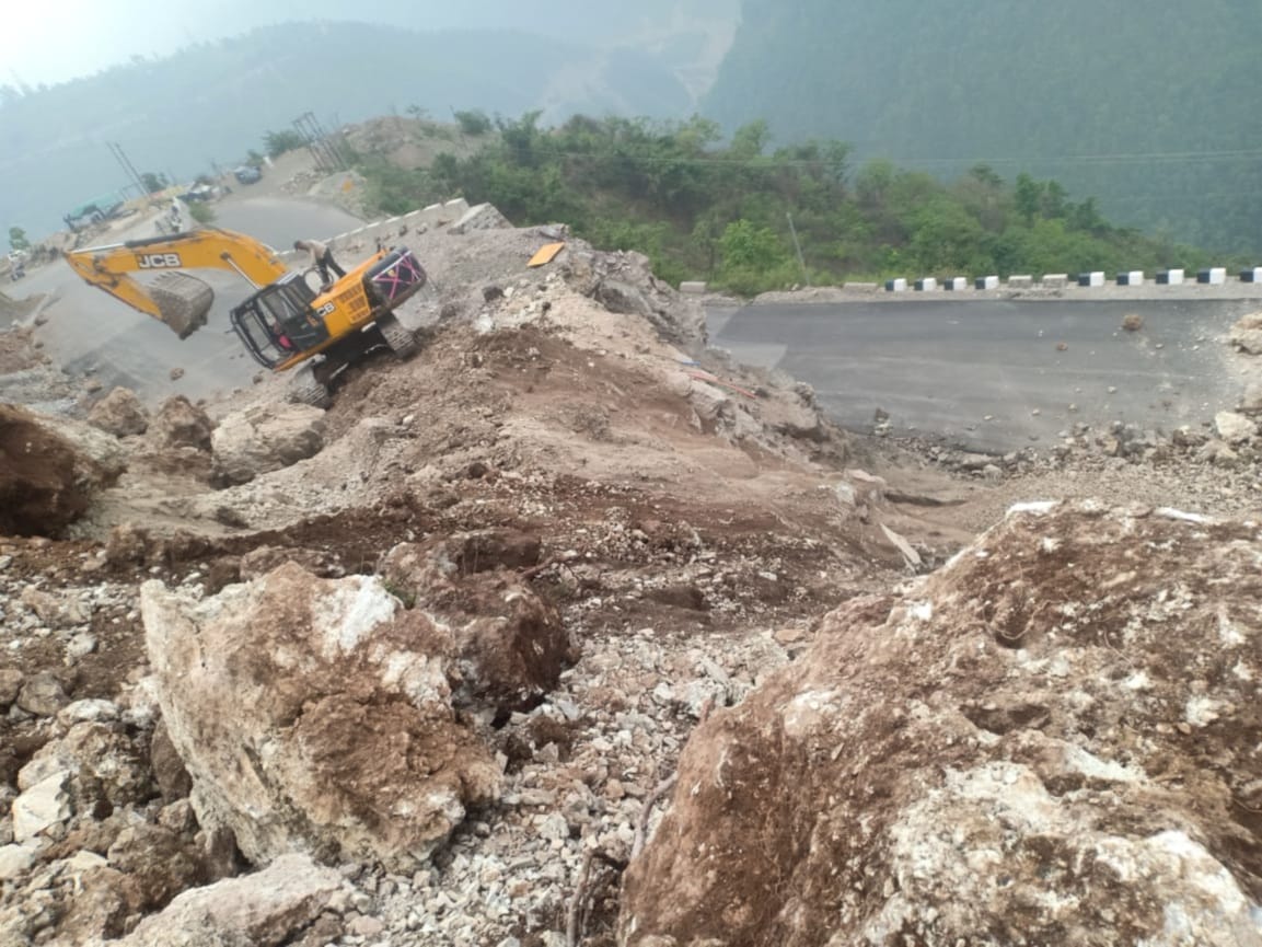uttarakhand news : huge land slide in india china connecting road, watch photos