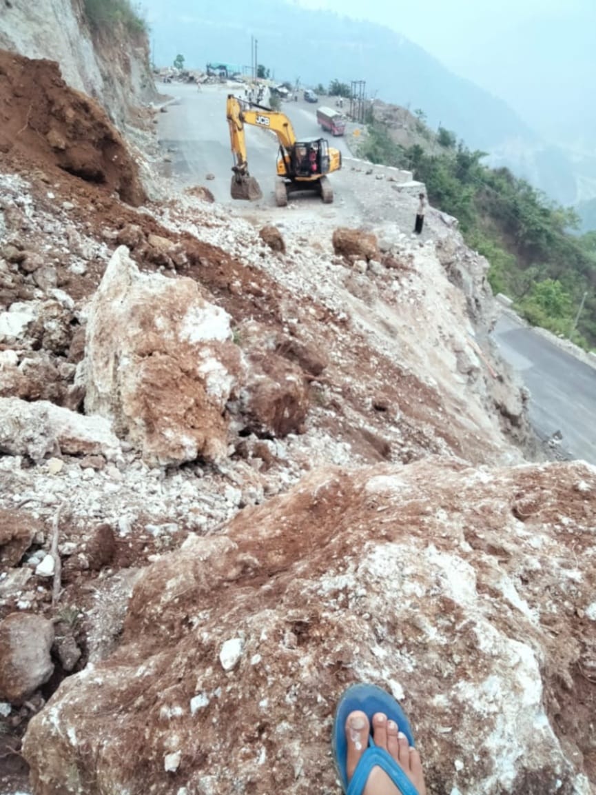 uttarakhand news : huge land slide in india china connecting road, watch photos