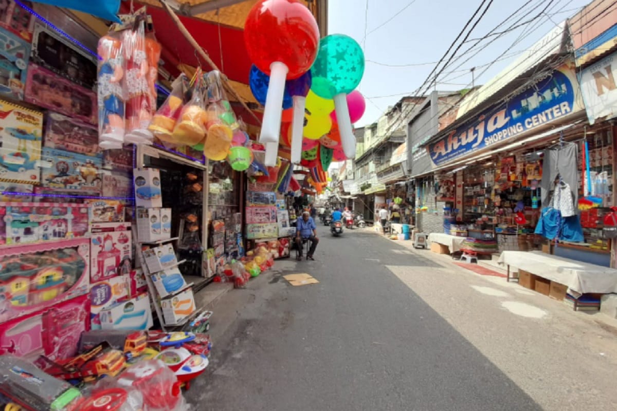 Meerut News: There will be a discount of up to 20 percent in the markets after getting corona injection