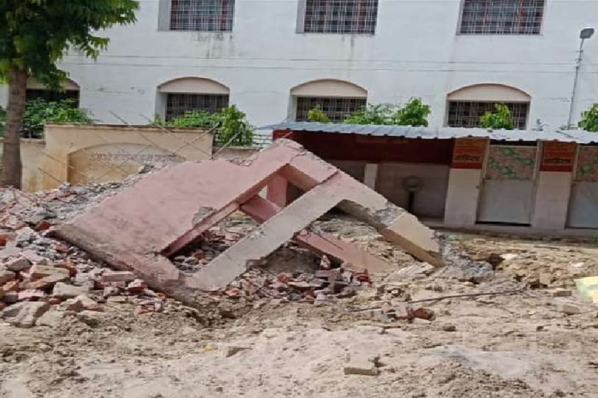 Water tank of Munshi Premchand's house broken, land also occupied, Tehsil and VDA team inspected after complaint