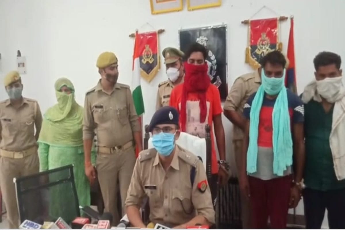 Saharanpur Police has arrested four people including a woman with smack