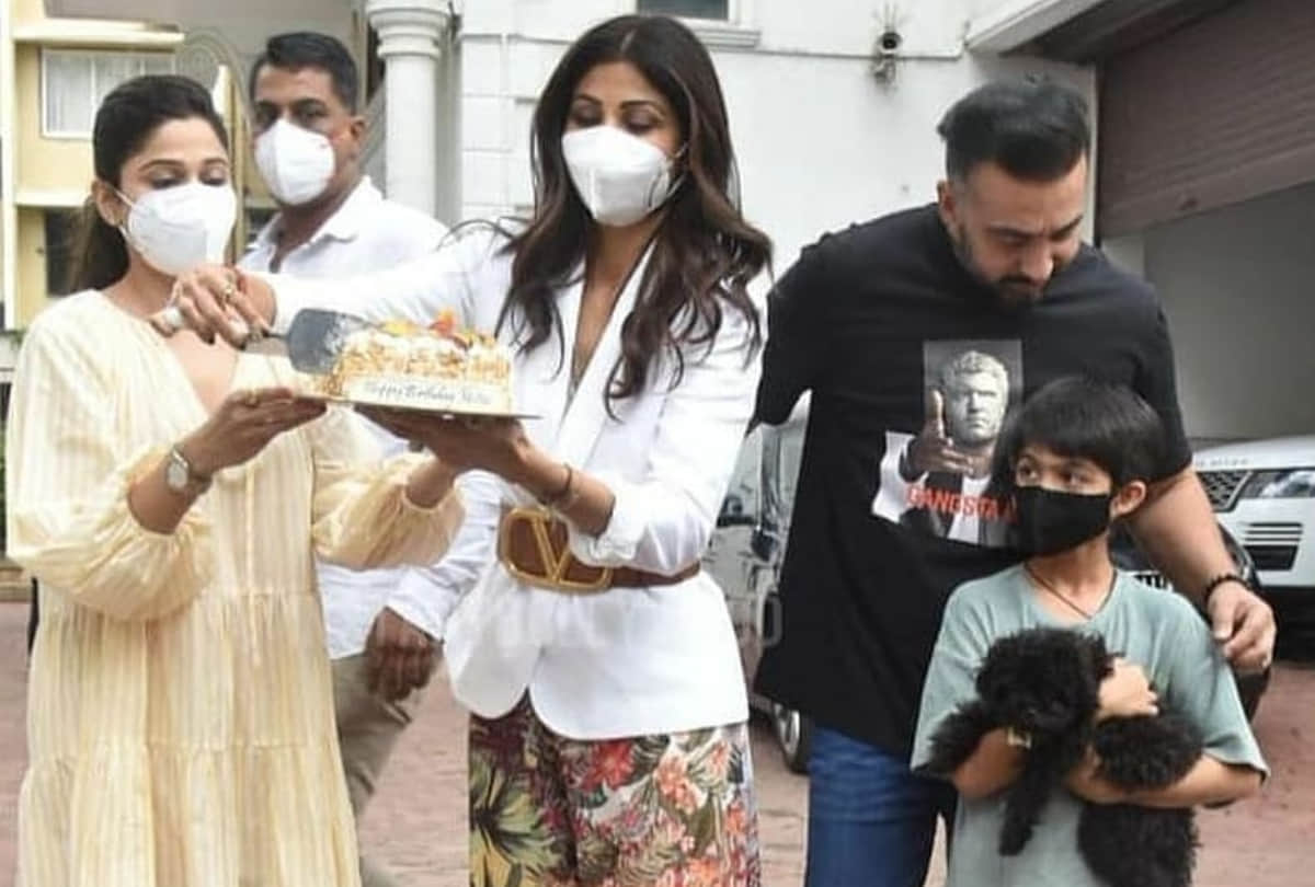 shilpa shetty sister shamita shetty looks cute in yellow short frock on shilpa birthday