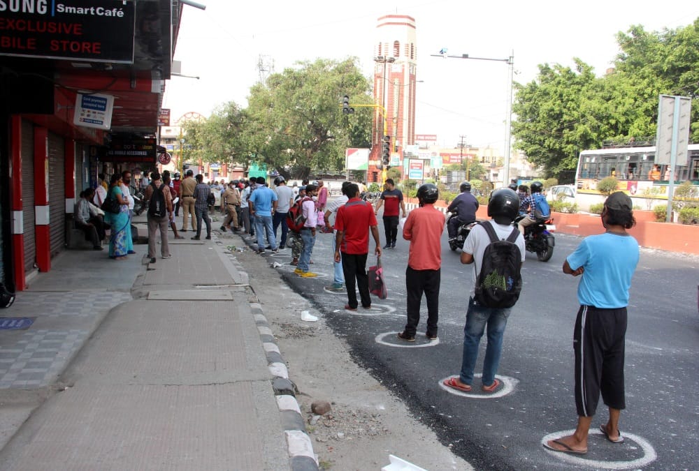 Covid Curfew in Uttarakhand: All Market open today after 42 Days Long line in wine shop photos