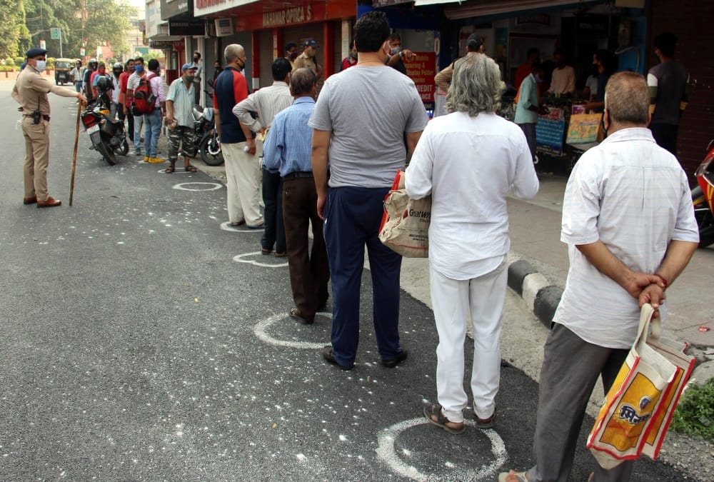 Covid Curfew in Uttarakhand: All Market open today after 42 Days Long line in wine shop photos