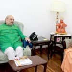 दिल्ली में अमित शाह से मुलाकात करते सीएम योगी