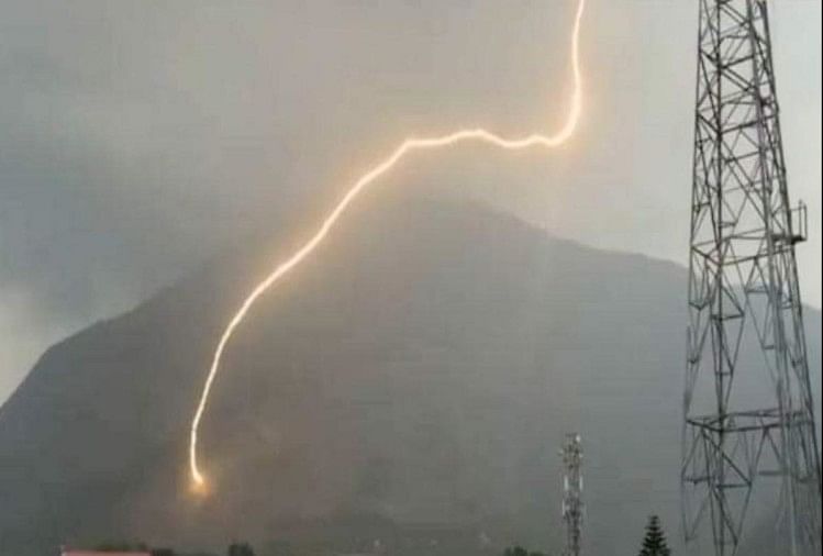 Death Of A Man And Old Woman Due To Lightning More Than Half A Dozen 