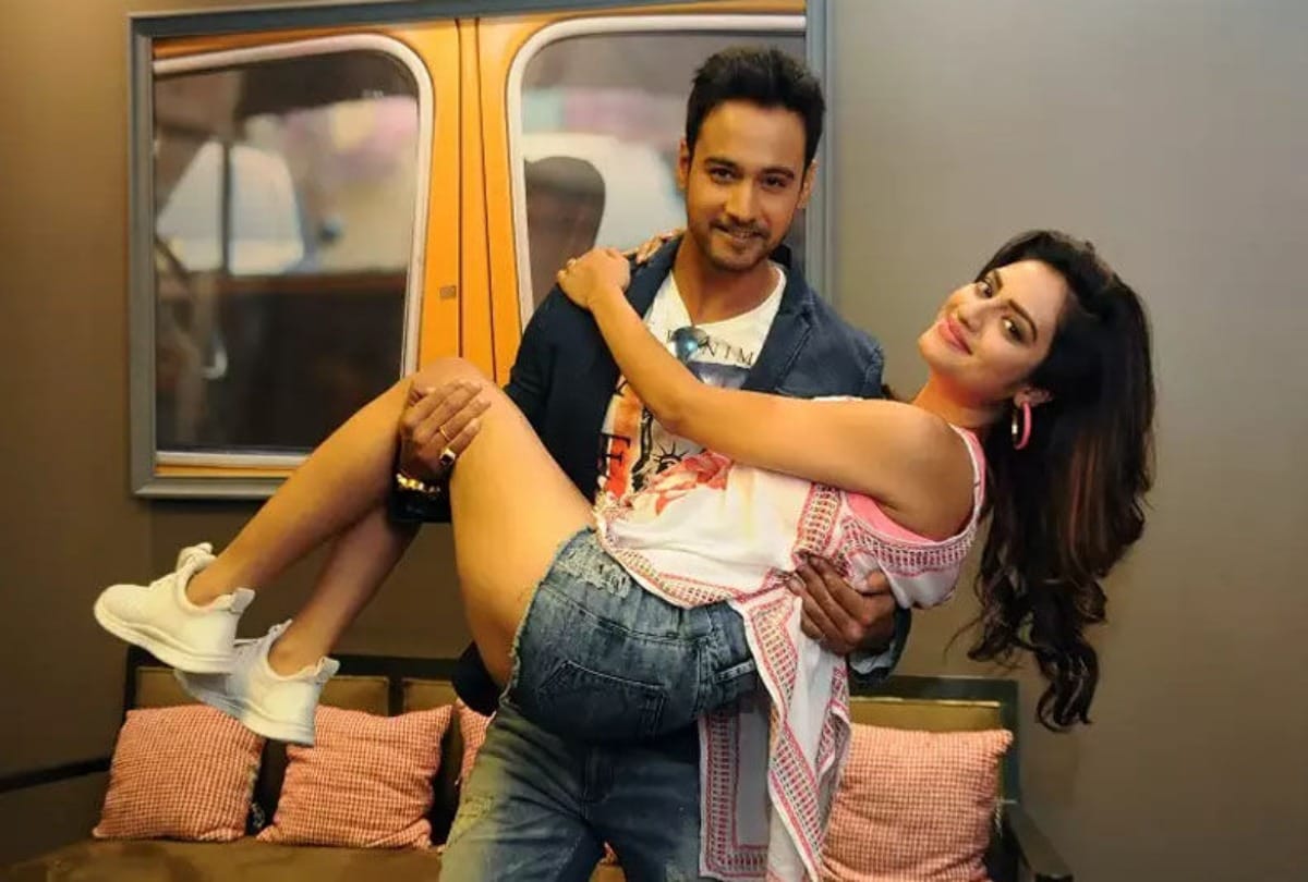 Nusrat jahan hinted that she is married to yash dashgupta these photos will make you believe