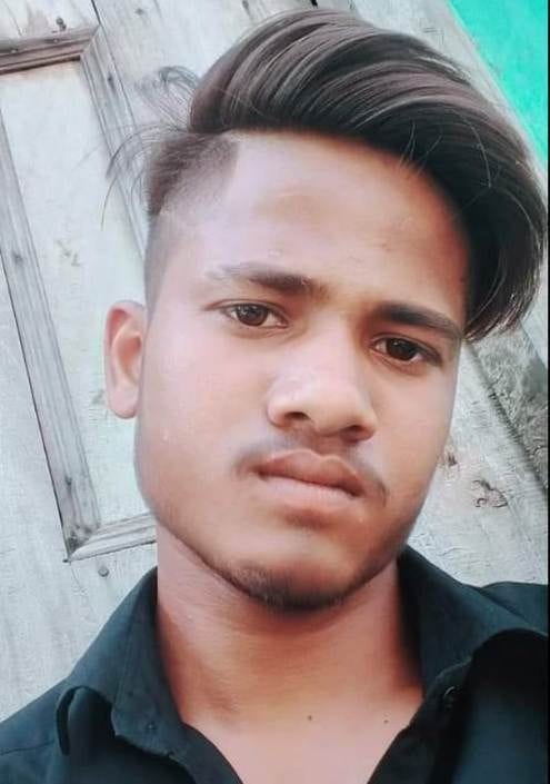 Hathras: Teenager living at aunt's house dies after being hit by train