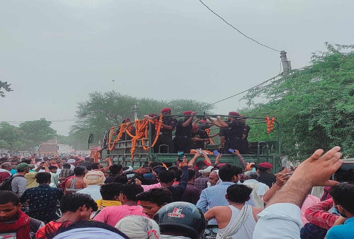 Last Farewell To Soldier Jaipal Singh Chahar In Agra