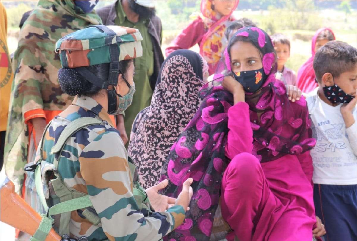 female troopers of army conducts COVID awareness program in several villages of Bandipora