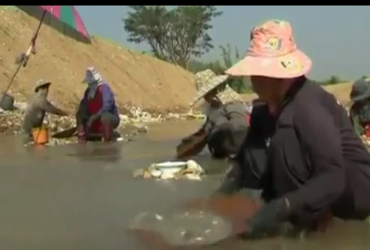 Gold rush in Thailand gold mountain where people find gold in river