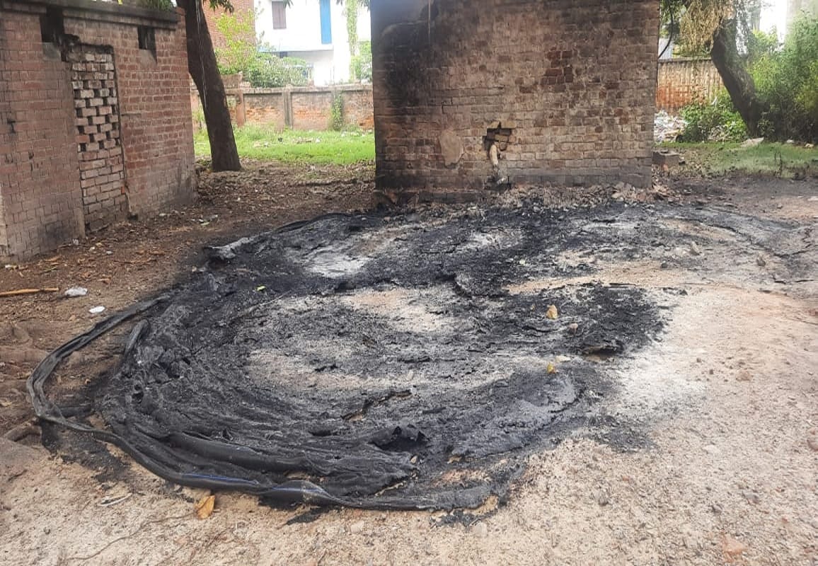 Plastic pipes worth thousands of rupees burnt in fire under suspicious circumstances in pddu nagar