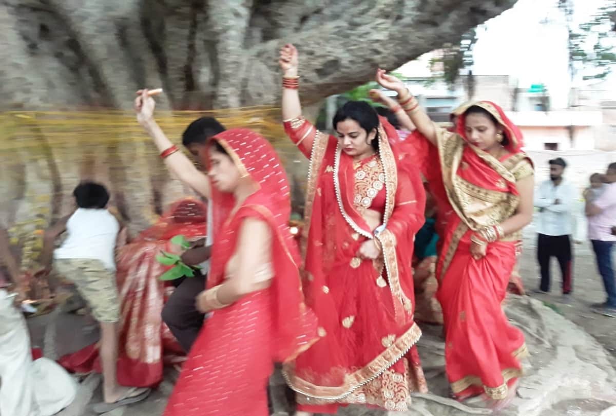 Women celebrates Vat Savitri festival for long life of their husband