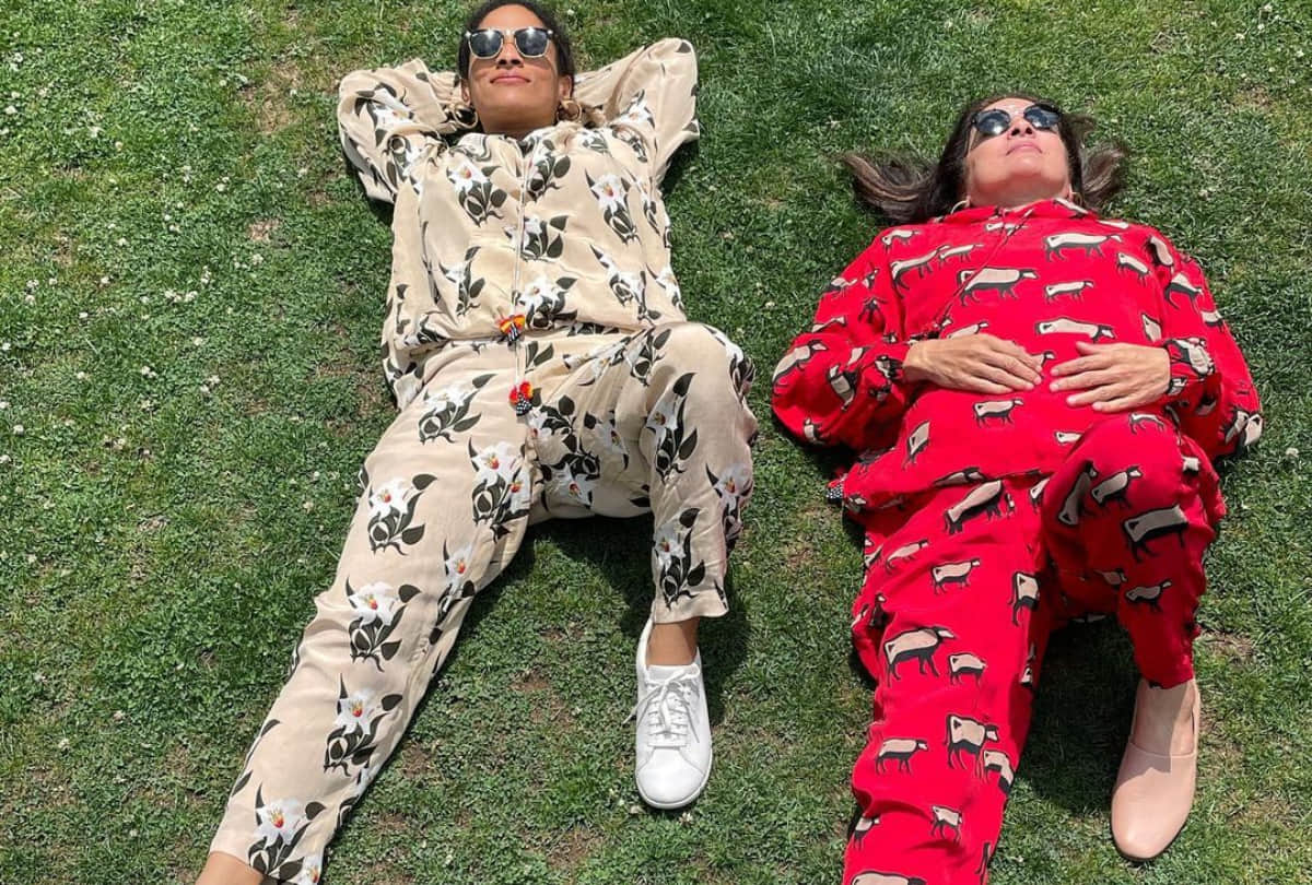 neena gupta gorgeous look in peach rose print saree