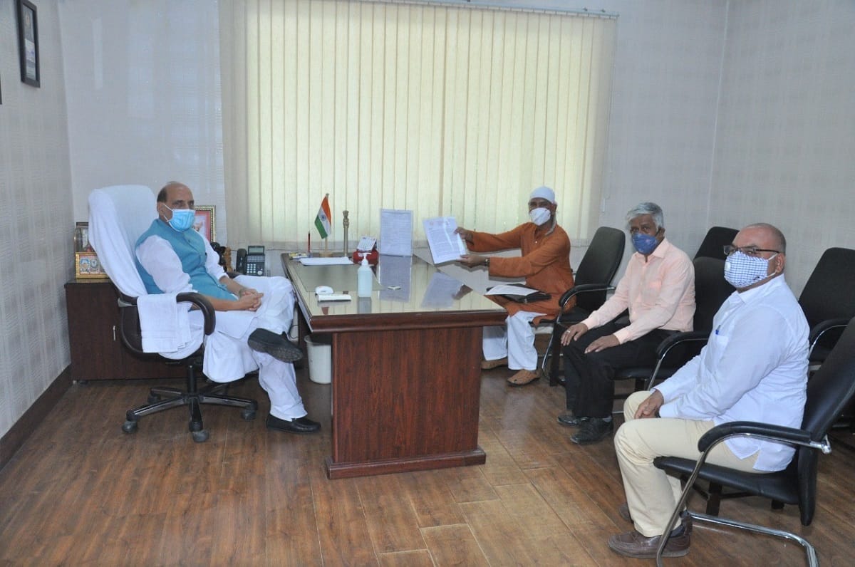 Confederation of Ex Paramilitary Forces Welfare Association met Defense Minister Rajnath Singh on Thursday