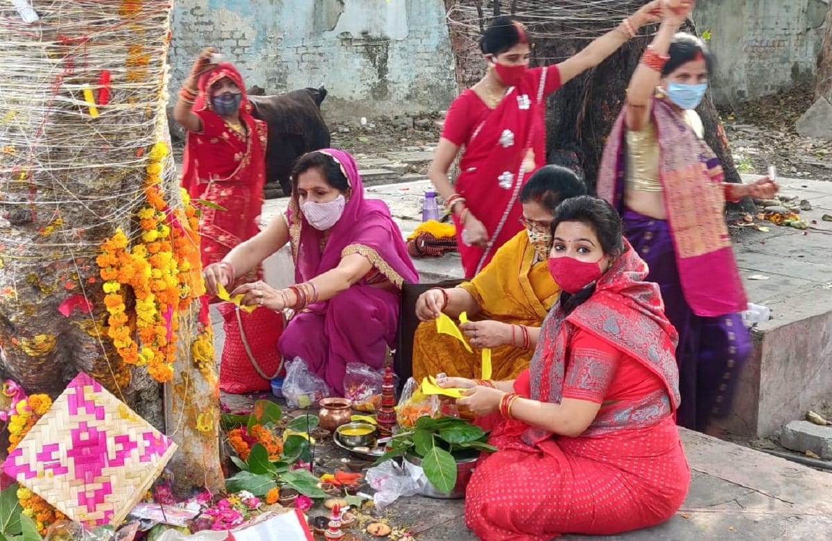 VAT Savitri Vrat 2023 Fasting rule Niyam puja vidhi in Hindi