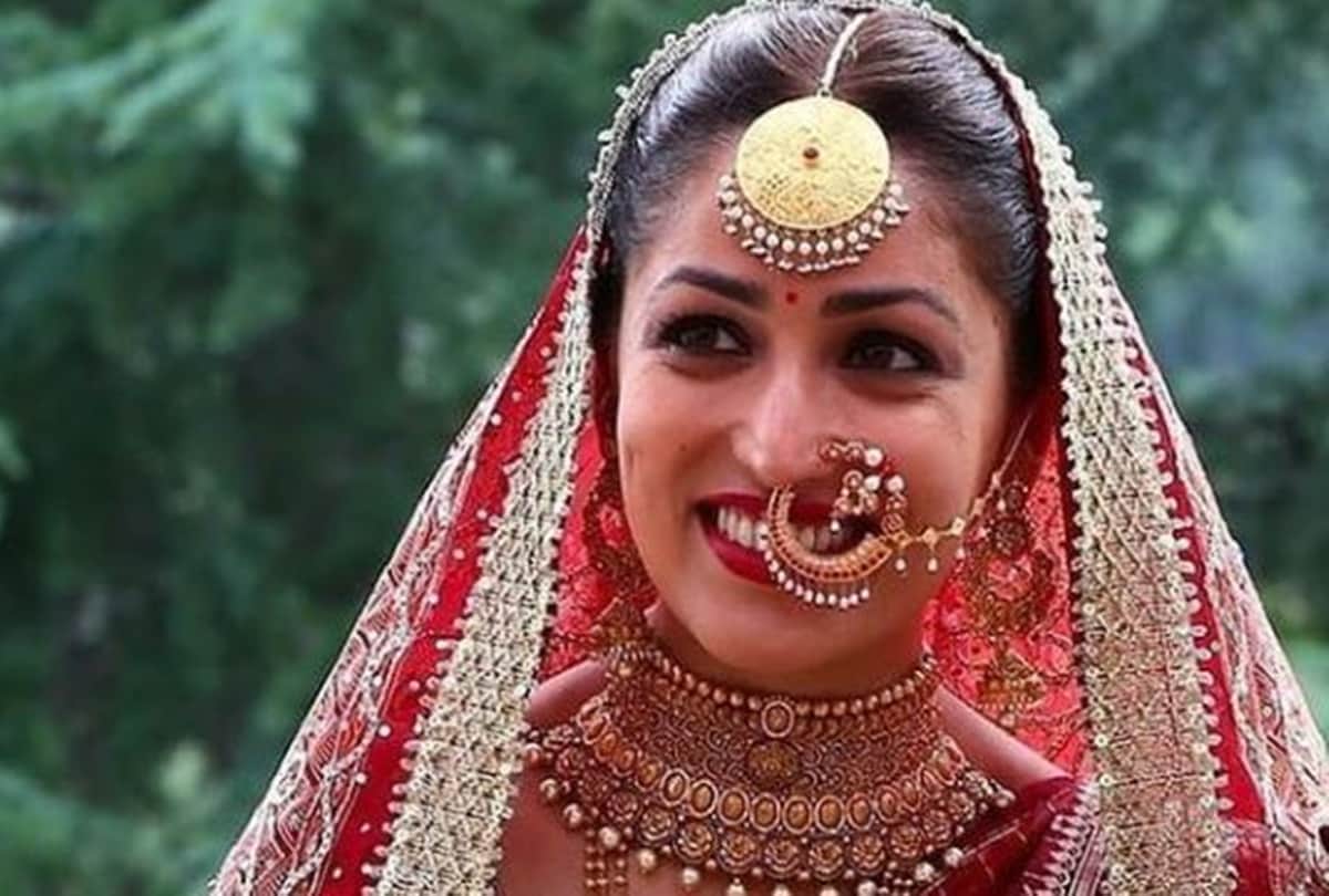 Yami gautam wore her mother saree on her wedding day and do her own makeup