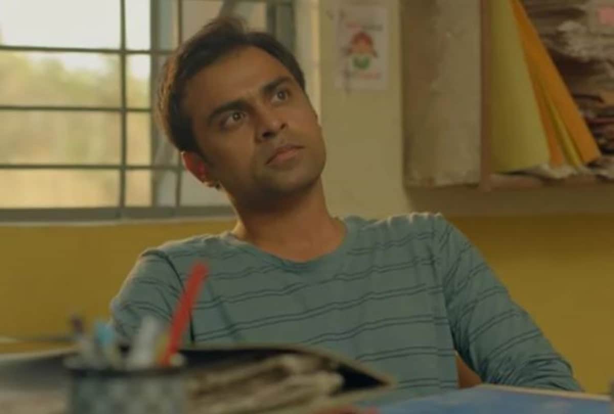 Jitu bhaiya aka jitenda kumar won heart of audience with his performance in panchayat chaman bahar shubh mangal jyada saavdhan on prime video netflix tvf