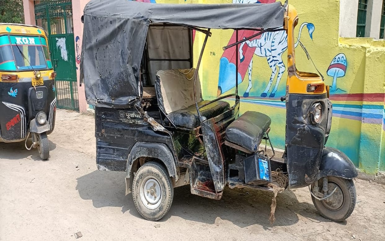women died and three other people injured after over speed pick up hit auto in chandauli
