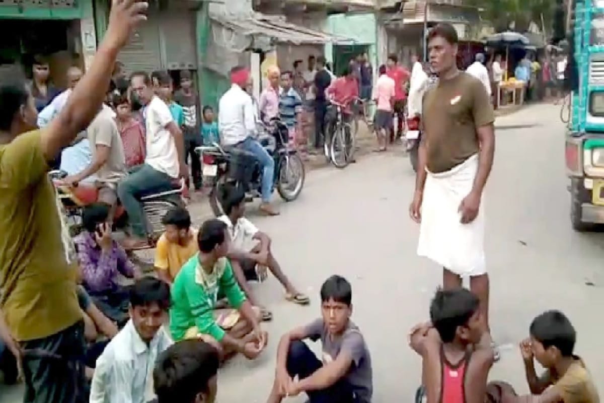 Ruckus in electoral rivalry and road dispute in Bhadohi police arrested