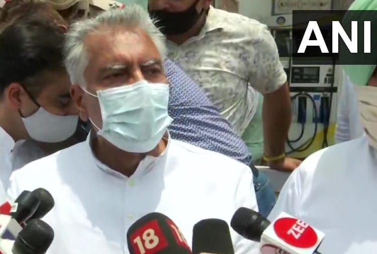 Punjab Congress Chief Sunil Jakhar reacts on speculation of changing the state president