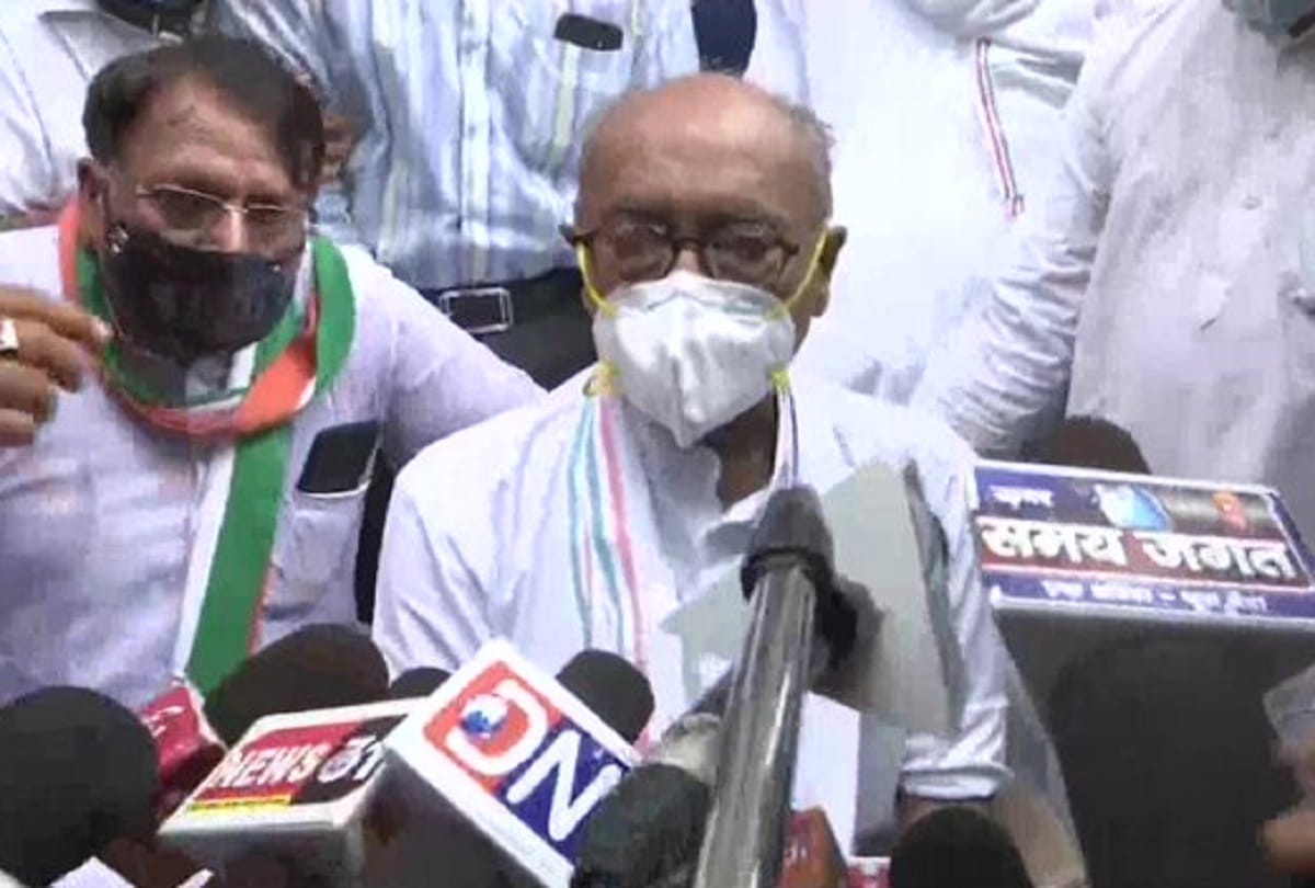 Bhopal: Case filed against 30 including Digvijay Singh, protested against petroleum price hike