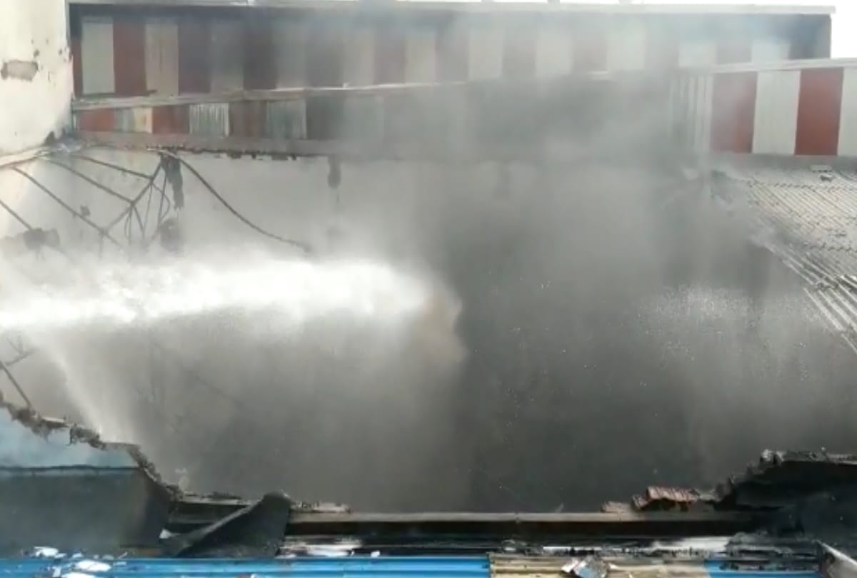 Ghaziabad paint factory fire fire brigade personnel swiftness stop fire in initial stage else many factories had catch fire
