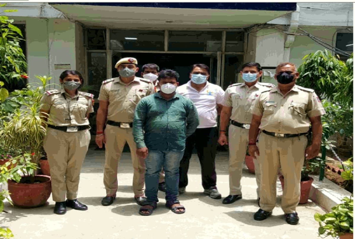 On being called impotent a young man killed his elder brother attacked with dumbbell on head 
