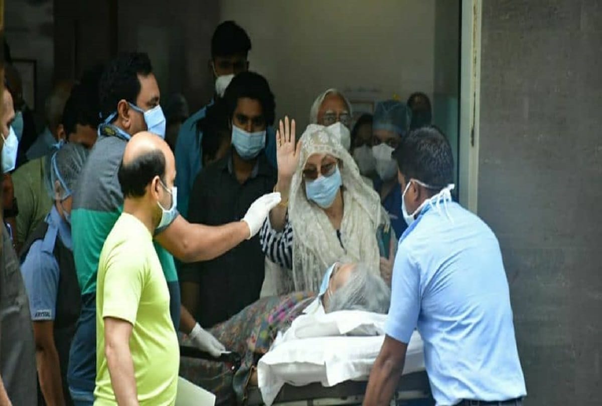 Dilip Kumar will be discharged from Mumbai's PD Hinduja Hospital today