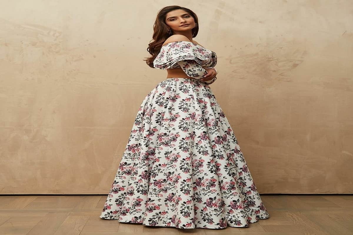 sonam kapoor new floral dress look in hindi