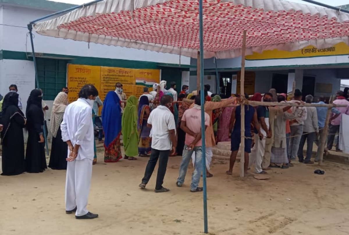 UP Panchayat by election starts in Gorakhpur Uttar pradesh