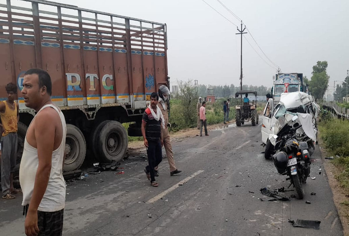 one died and four injured in road accident in Kanpur