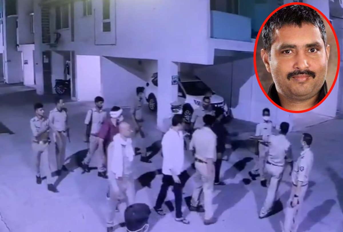 Deoria police arrested former BSP MLC Ramu Dwivedi in Lucknow