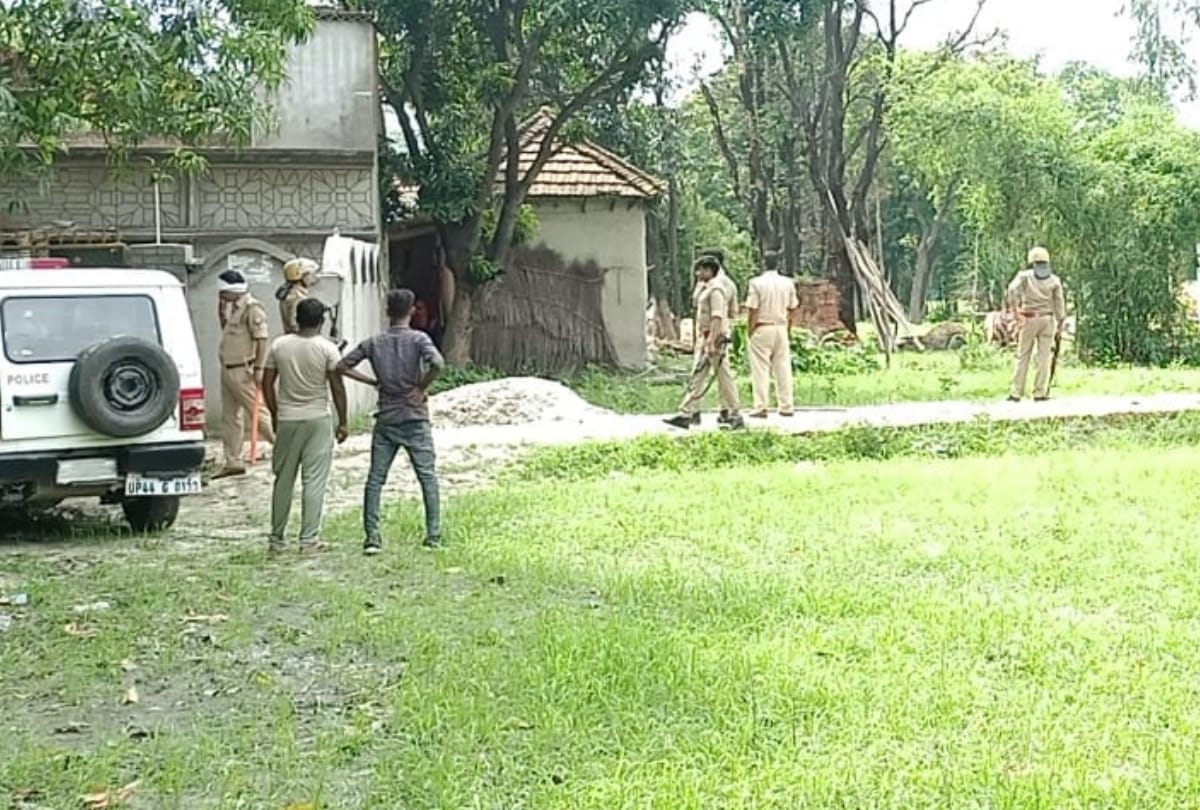 clash in sultanpur during voting in bypoll.