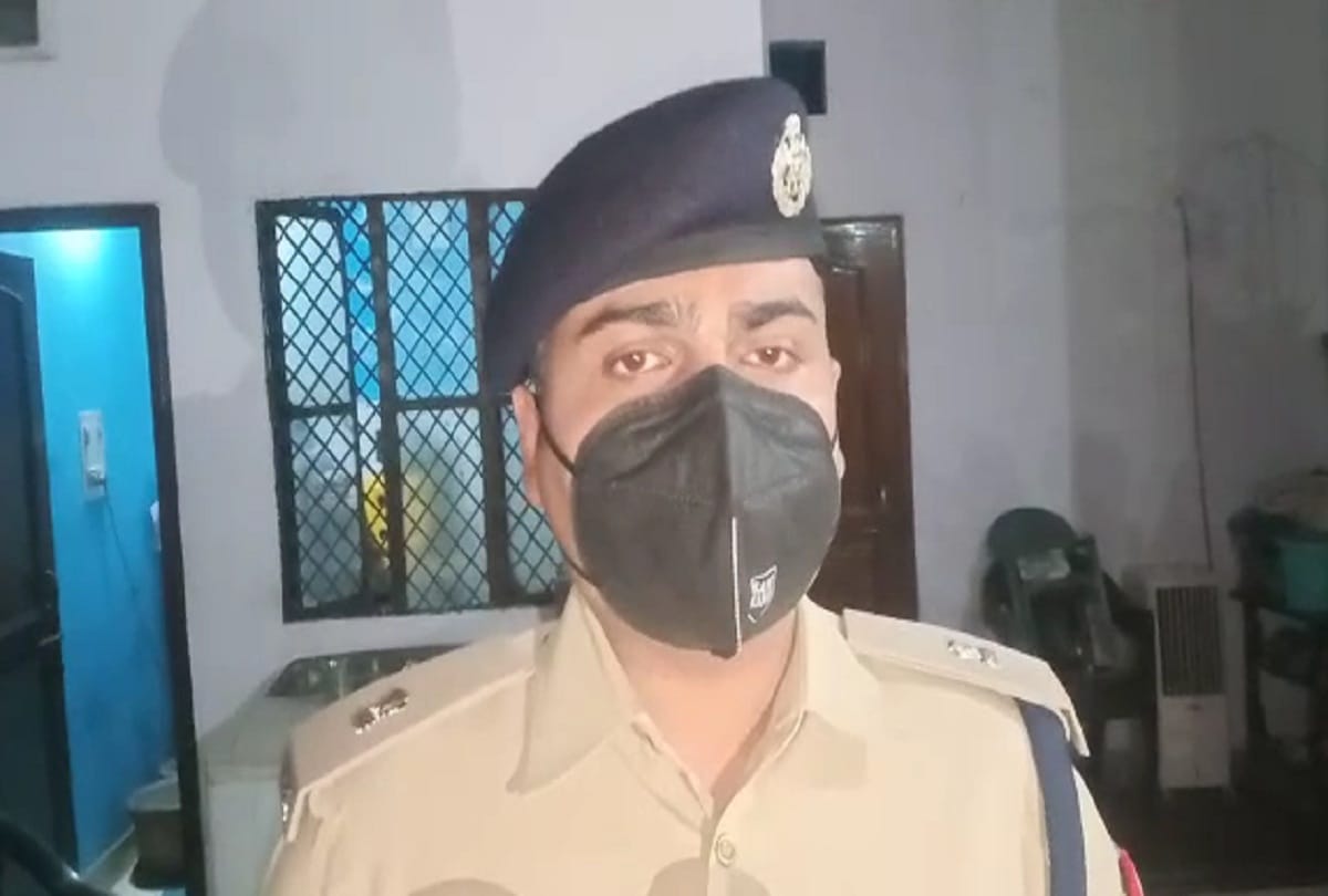 ghaziabad murder Elderly couple murdered after robbery in loni see photos