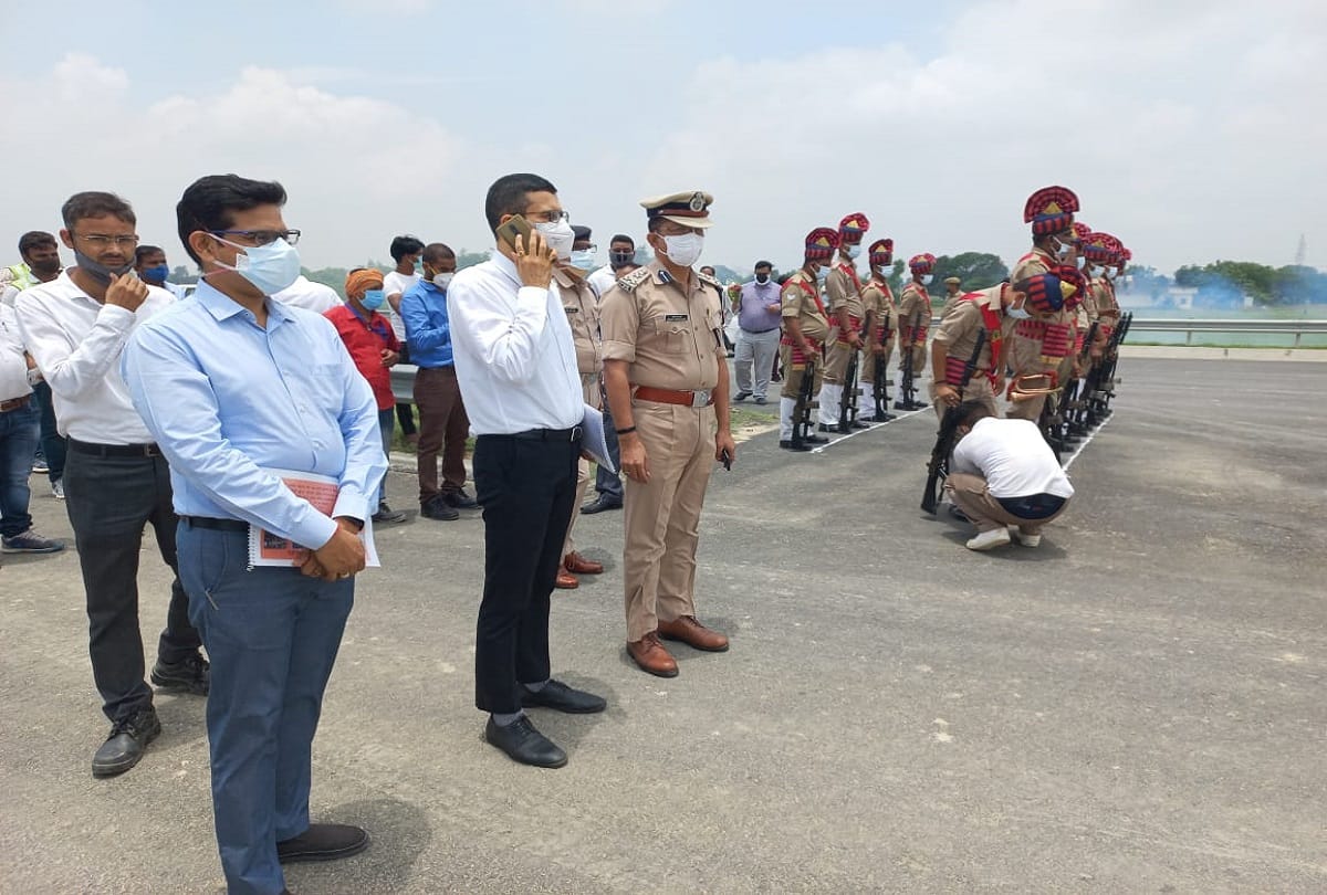 Minister of Industrial Development satish mahana inspected Purvanchal Expressway in azamgarh Told  When will vehicles run on this road