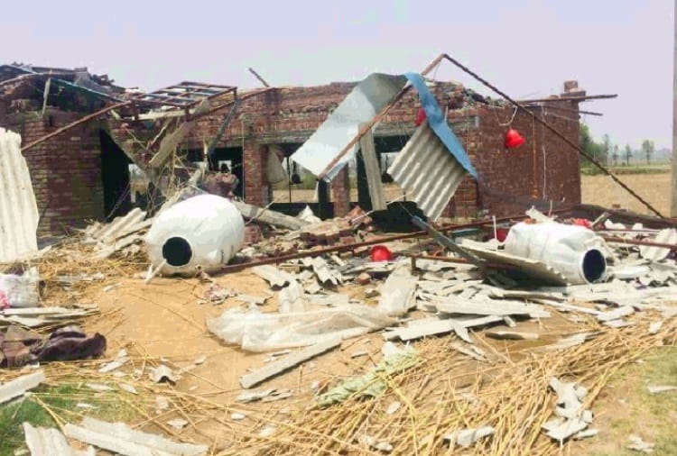 One Died after Roof of Poultry Farm fell due to thunderstorm in Gurdaspur