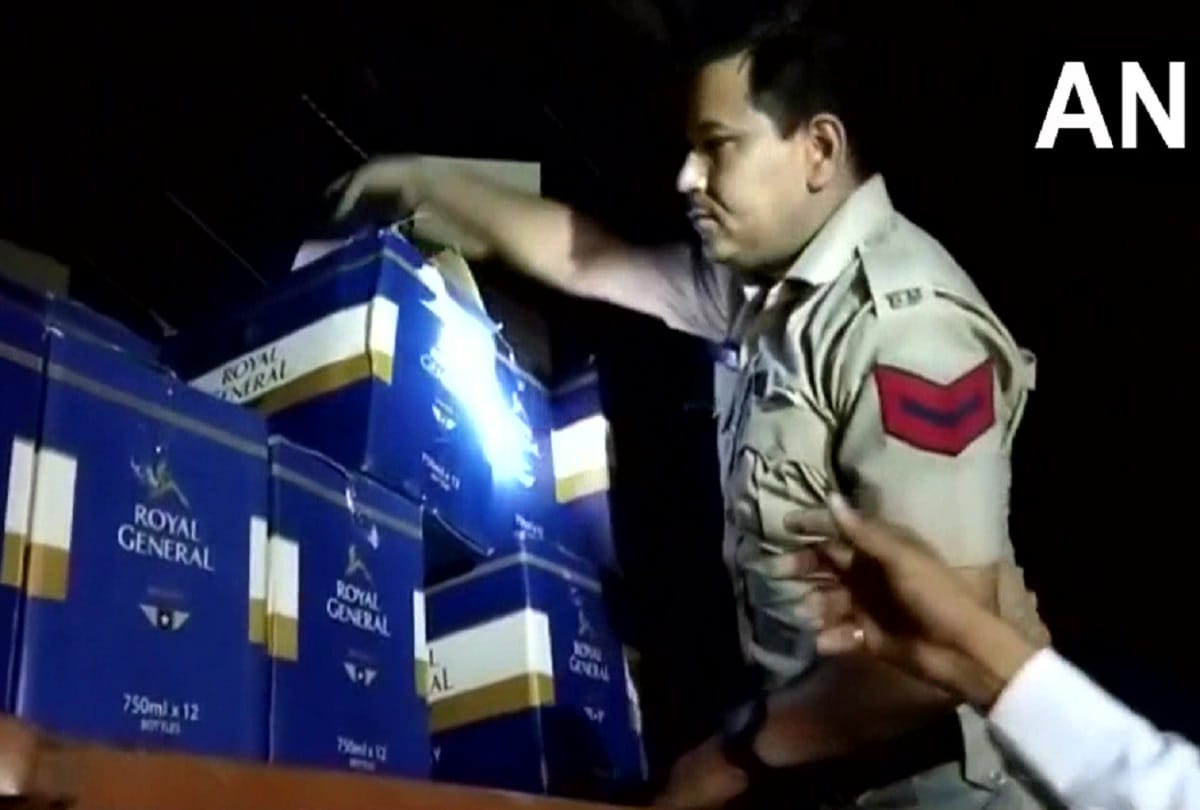 23580 bottles of liquor recovered from two canters, 3 nominated in Ambala