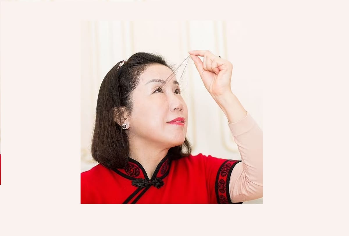 worlds longest eyelashes and chinese woman broke her own record