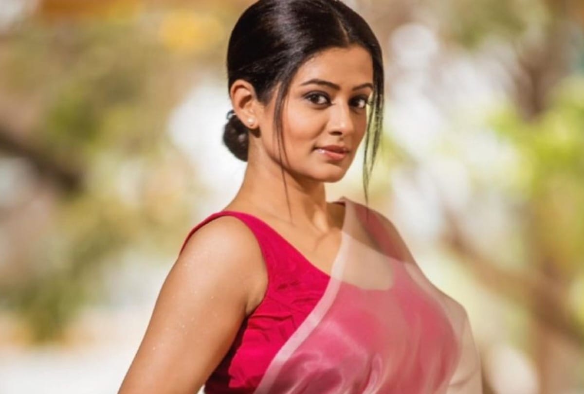 Priyamani recalls working with Shahrukh Khan in Chennai actress said actor gave her 300 rs