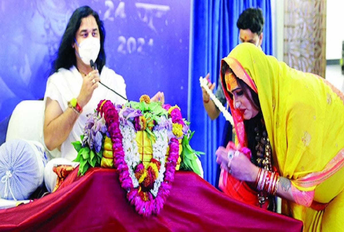 Kinnar Akhara Ashram Will Built In Vrindavan