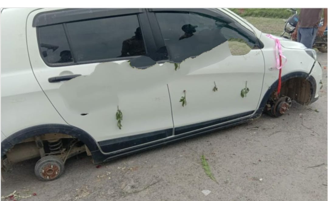 Police took away wheel of groom car after dispute in chandauli