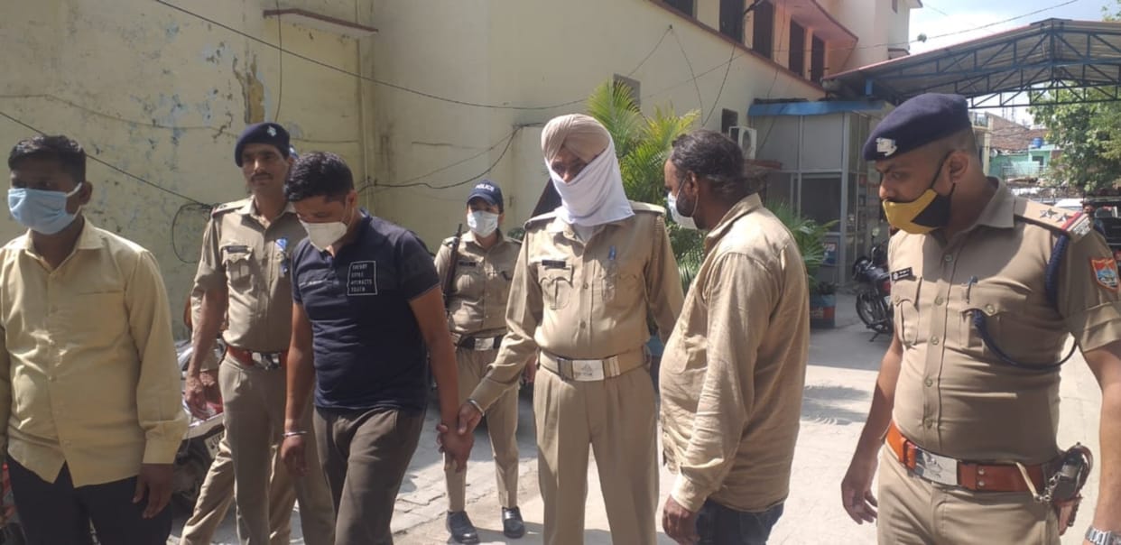 rudrapur news : honey trap blackmailing gang busted in rudrapur