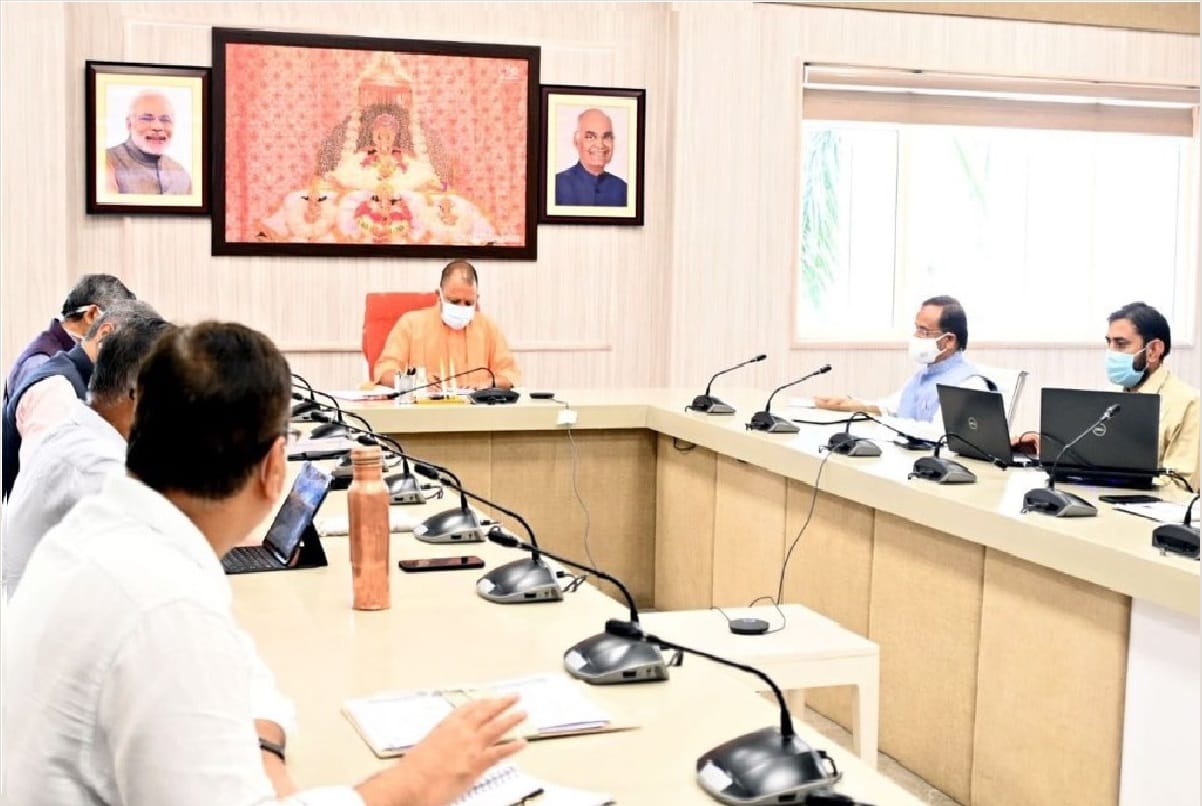 UP: Chief Minister instructs officers to be prepared at every level regarding the control of diseases related to fever.