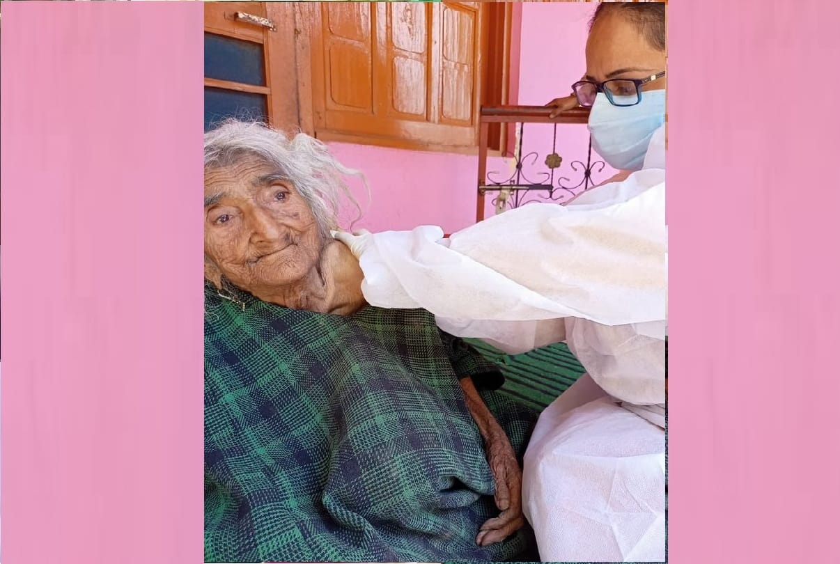 120 year old Dholi Devi of Udhampur district and 124 year old  Rehtee Begum of Baramulla district got the corona vaccine
