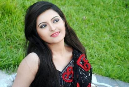 Bangladeshi actress Pori Moni alleges Rape Murder attempts by Businessman seek Justice from PM