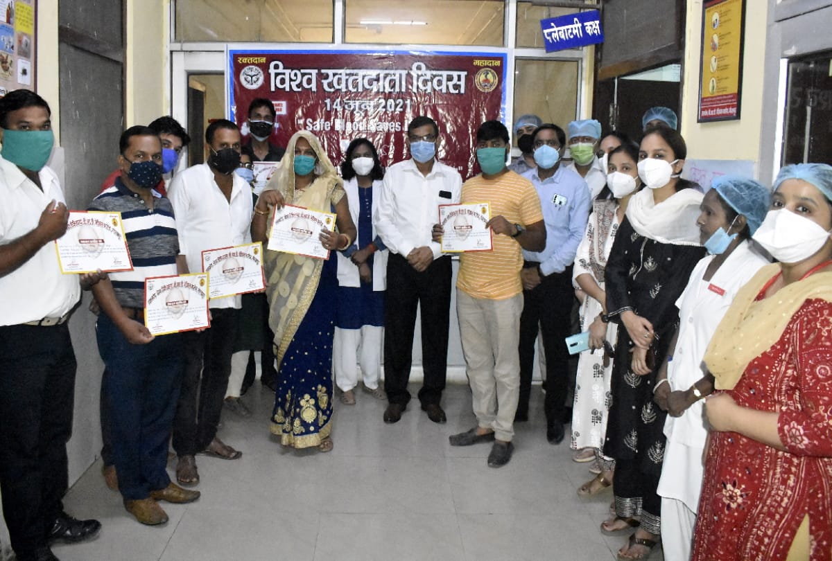 Amar Ujala Foundation campaign to donate blood in Gorakhpur