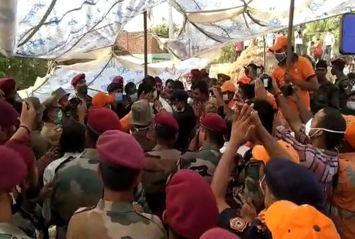 Army And Ndrf Team Rescue Four Year Old Child From Borewell